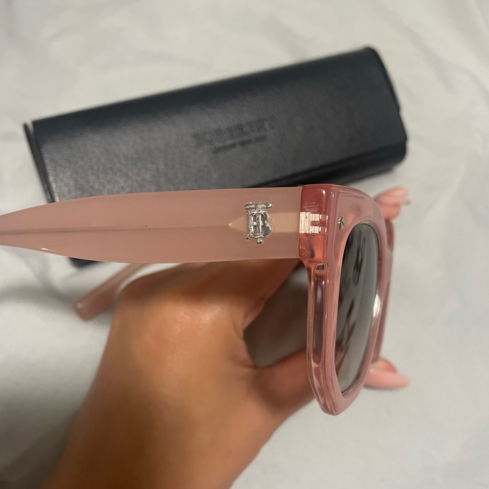 Burberry sunglasses - Picture 2 of 9